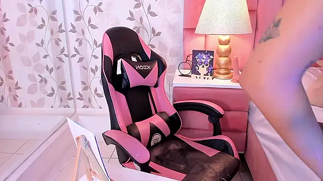 EllaEvanz Adlı Modelin Canlı XXX Sohbeti