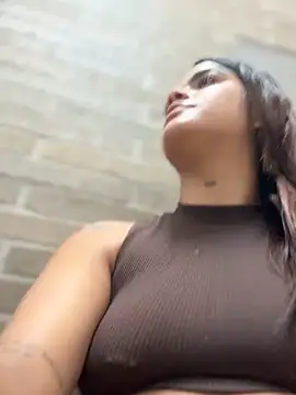 Kaily_Sweet16 Adlı Modelin Canlı XXX Sohbeti