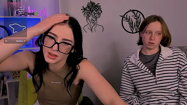 Show modela alia_skay na web-kameri