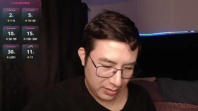 andrewmhilton_'s Live XXX Chat