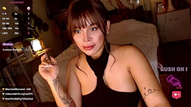 Show modela Lolitaloove69 na web-kameri