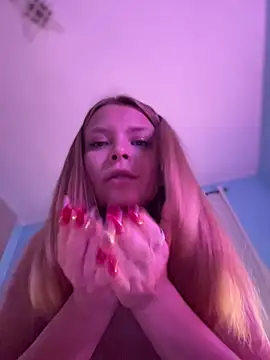 AnastasiaAniess élő XXX-chatje