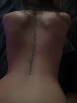 Show modela elkvle na web-kameri