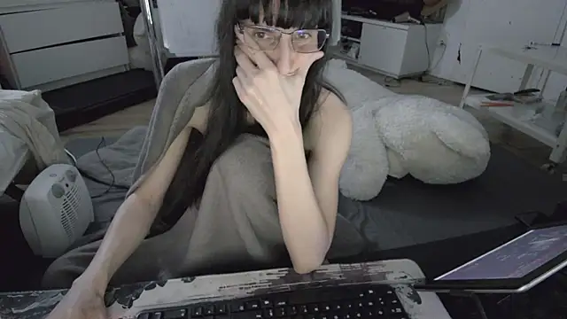 CeriseLapine's Live XXX Chat