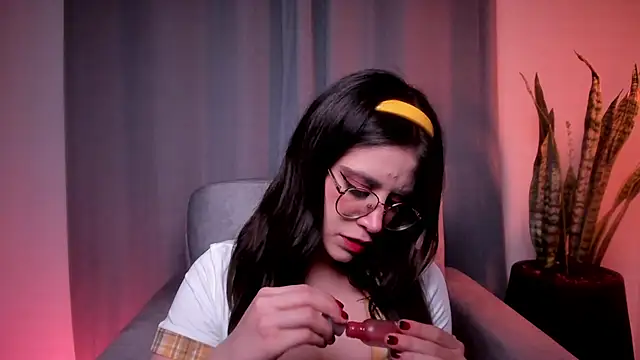 HazelKush's Live XXX Chat