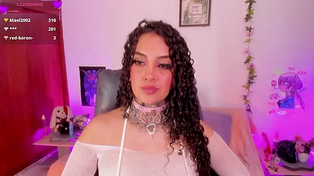 Chat +18 de Cata_green ao vivo