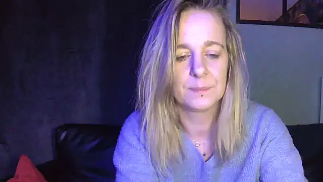 Delichieuse5 élő XXX-chatje