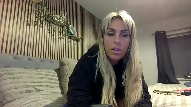 poppyinga1 Show in webcam