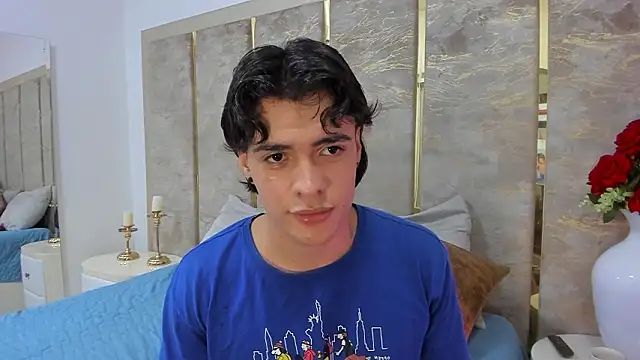 دردشة BenitoSaenz الجنسية المباشرة