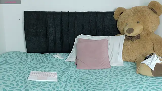 Natashaparker__ élő XXX-chatje