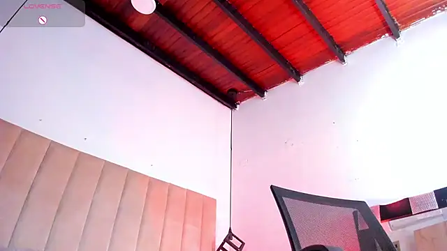 lucia_vonne_'s Live XXX Chat