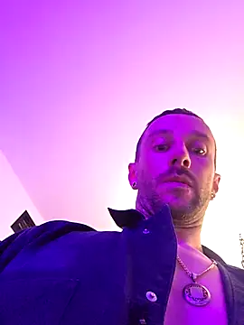 Twin2222 Show in webcam