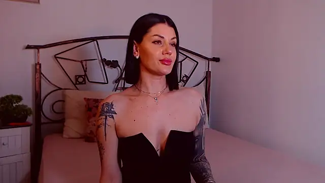 YvonneEverleeのライブXXXチャット