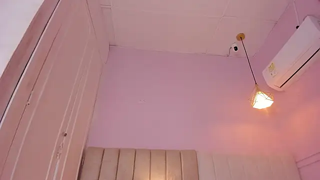 Chat XXX Live _lucia_18