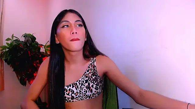 bigmeatcock_luna Show in webcam