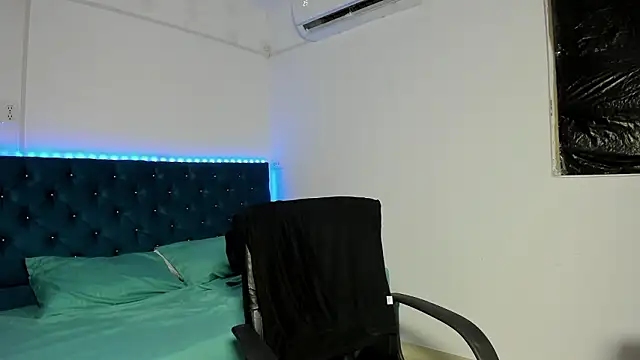 jordan_colman: απευθείας συνομιλία ΧΧΧ