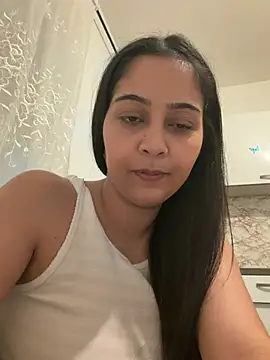 lucifergirl1 Show in webcam