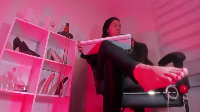 charlotte_joliedartのライブXXXチャット