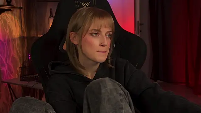 Онлайн чат XXX KiraMontoya