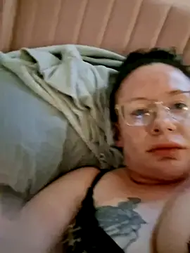 Katiekinkz669's Webcam Show