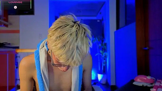 taichi_bluy Adlı Modelin Web Kamerası Şovu