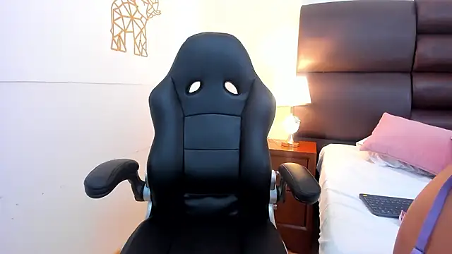 Онлайн чат XXX GabyMoreau