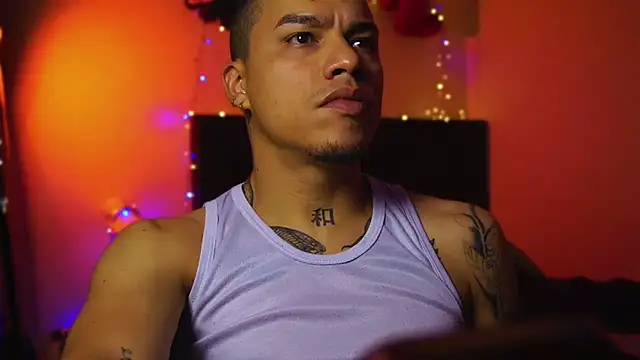 AlphaMasterXxx's Live XXX Chat