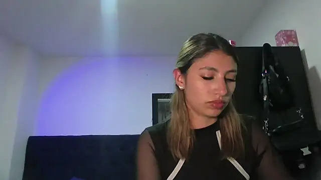 AliceTeenager___'s Live XXX Chat