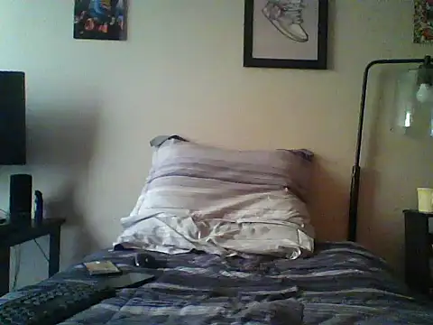 latinosatiro94's Live XXX Chat