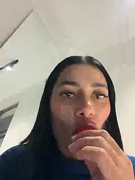 AlannaEvons' Live XXX Chat