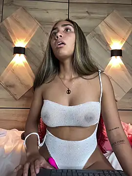 LeslyCooper1's Live XXX Chat