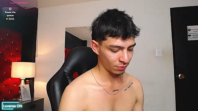 Logan_Woods' Webcam Show