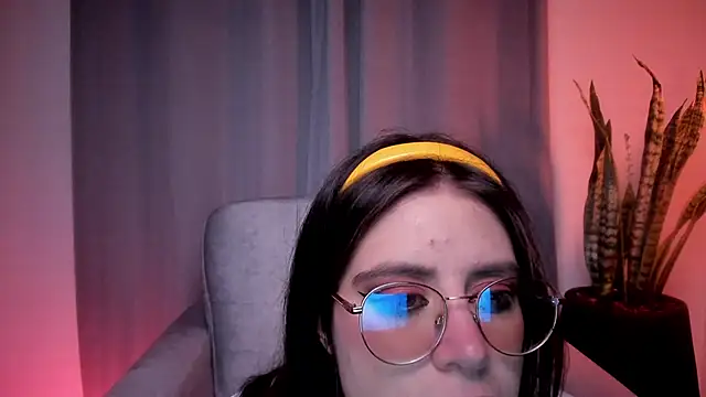 HazelKush: онлайн-секс-чат