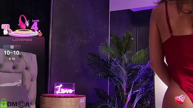 OliviaHawn live XXX chat