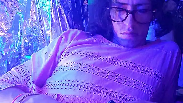 gurlnips' Live XXX Chat