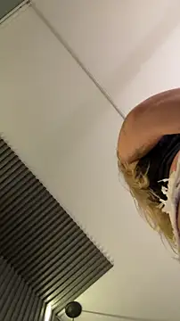 MiaPetit_'s Live XXX Chat