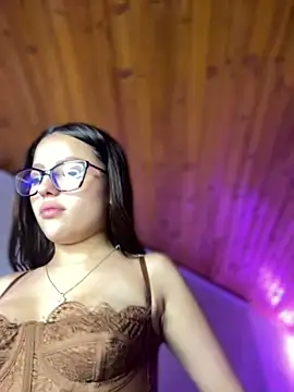 Sofia18_pinkk's Live XXX Chat