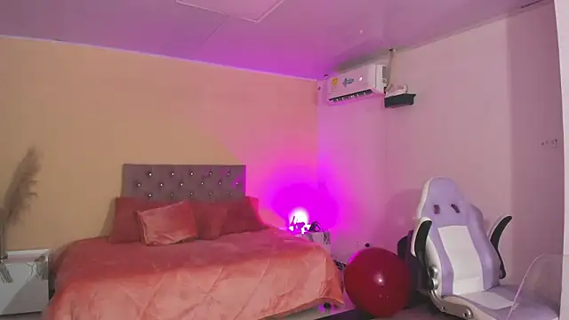 cristal_crossfitx's Live XXX Chat