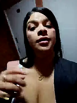 Layla-daring's Live XXX Chat