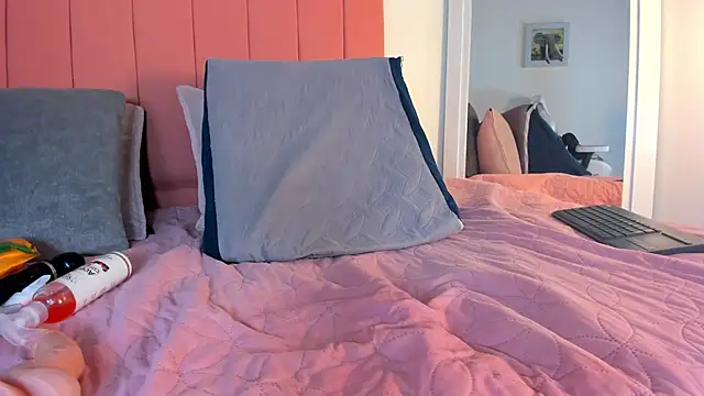 Chat +18 de rose_thompson19 ao vivo