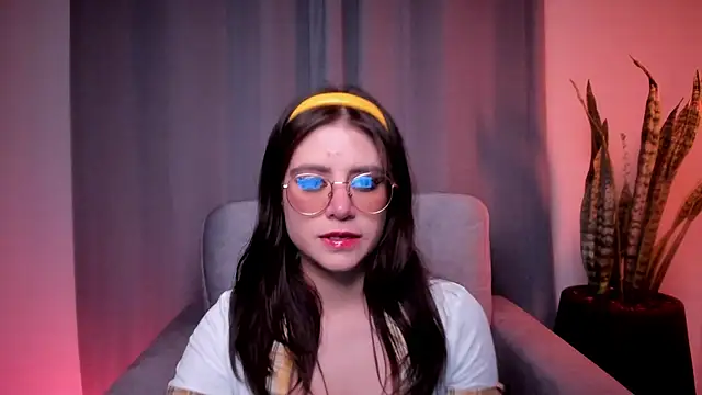 Chatroom XXX en direct de HazelKush