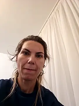 FeliciaKrige élő XXX-chatje