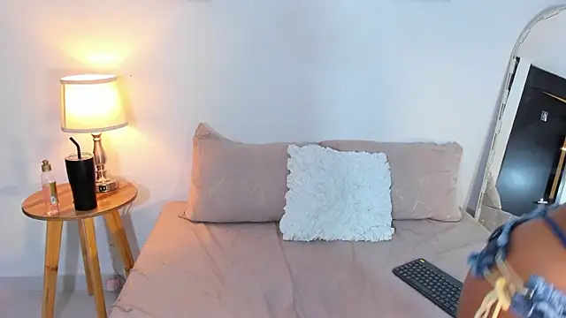 SarahCinnamon-'s Live XXX Chat