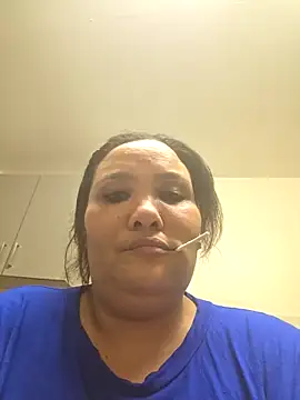 Curvy-Nthabi_XのライブXXXチャット