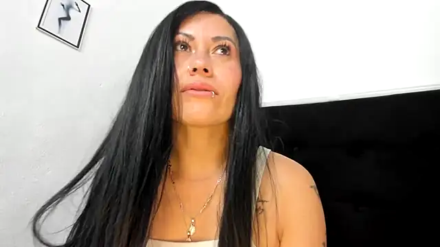 Tania_mature Adlı Modelin Canlı XXX Sohbeti