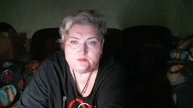 Lana555 Adlı Modelin Canlı XXX Sohbeti