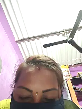 Tamil_Hot_Priya Adlı Modelin Canlı XXX Sohbeti