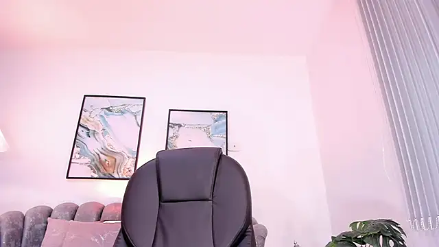 miavegas1's Live XXX Chat