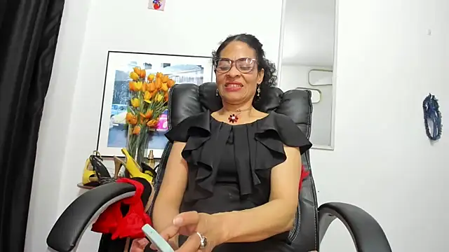 Aries_Mature Adlı Modelin Canlı XXX Sohbeti