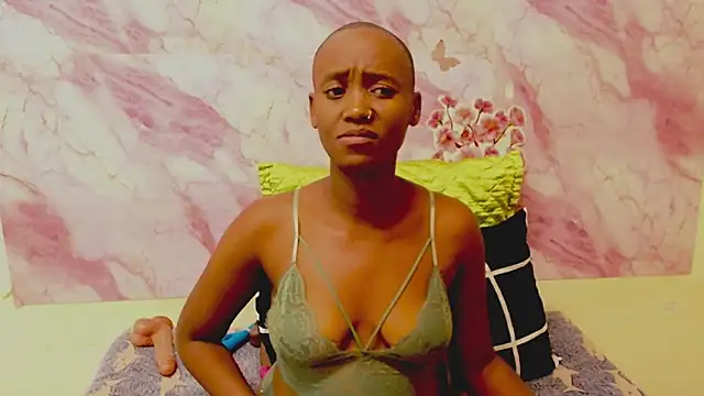 Chatroom XXX en direct de EbonyOlive69